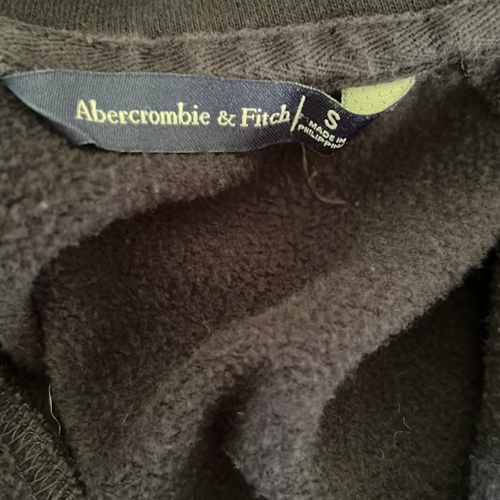 Abercrombie pull over - Picture 2 of 3